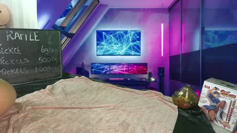 Snapshot of siswet19 chatting on 12-12-24, 01:39 Elise online show from 12-12-24, 01:39