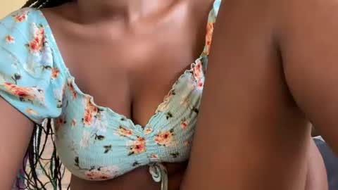 Snapshot of siswet9_ chatting on 02-13-25, 05:05 siswet online show from 02-13-25, 05:05