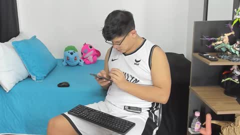 Siul Thompson online show from 12-16-25, 11:37