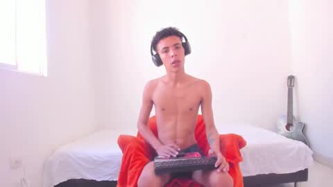 skady_coronado online show from 01-12-25, 02:19