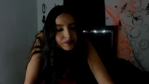 Skarleth and Lina online show from 10-31-25, 11:55