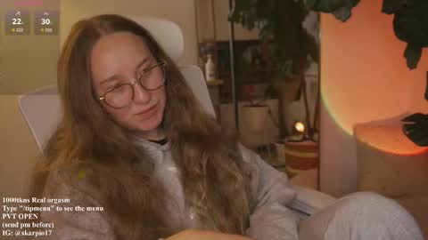 Im Scarlett  ONLINE  5pm-10pm NYC time  online show from 11-14-25, 01:04