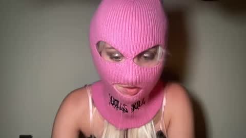 Snapshot of skibunni69xo chatting on 09-18-25, 01:18 skibunni69xo online show from 09-18-25, 01:18