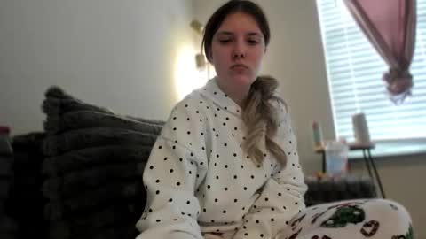 skiimaskabby online show from 12-21-25, 05:42