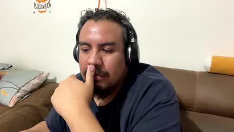 Snapshot of skinhell chatting on 12-01-24, 11:58 Elias online show from 12-01-24, 11:58