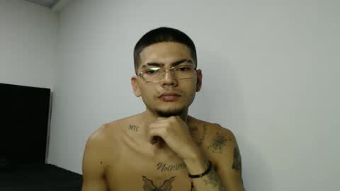 Snapshot of skinny_badboy chatting on 02-13-26, 05:25 E R O S online show from 02-13-26, 05:25