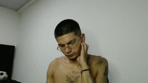 Snapshot of skinny_badboy chatting on 02-14-26, 03:25 E R O S online show from 02-14-26, 03:25
