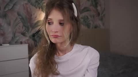 Snapshot of skinny_eve chatting on 02-21-25, 10:48 Emily online show from 02-21-25, 10:48