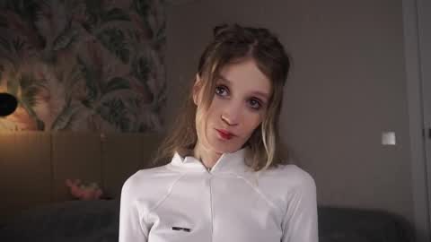 Snapshot of skinny_eve chatting on 02-23-25, 06:56 Emily online show from 02-23-25, 06:56