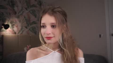 Snapshot of skinny_eve chatting on 02-25-25, 07:03 Emily online show from 02-25-25, 07:03