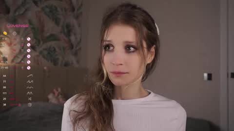 Snapshot of skinny_eve chatting on 03-03-25, 01:31 Emily online show from 03-03-25, 01:31