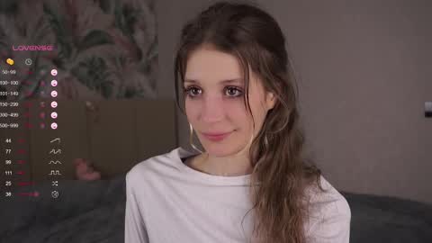 Snapshot of skinny_eve chatting on 03-08-25, 01:17 Emily online show from 03-08-25, 01:17
