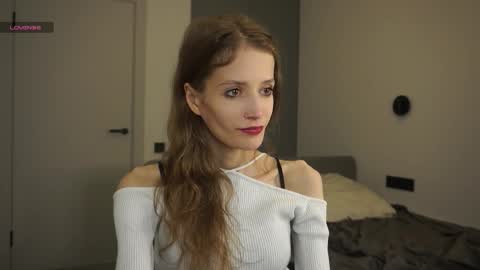 Snapshot of skinny_eve chatting on 09-09-25, 05:12 Emily online show from 09-09-25, 05:12