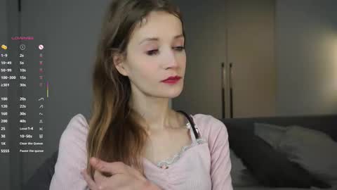 Snapshot of skinny_eve chatting on 10-20-25, 04:51 Emily online show from 10-20-25, 04:51