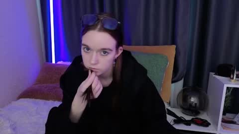 Snapshot of skinny_exy chatting on 06-07-26, 06:39 Exy online show from 06-07-26, 06:39