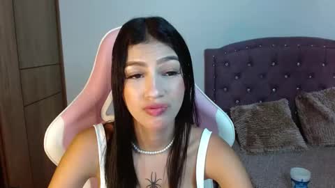 Snapshot of skinny_hailey1 chatting on 03-01-25, 07:26 Hailey online show from 03-01-25, 07:26