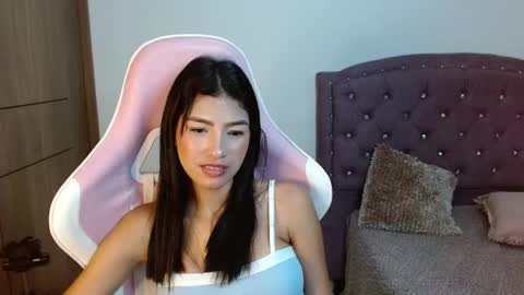 Snapshot of skinny_hailey1 chatting on 03-05-25, 05:50 Hailey online show from 03-05-25, 05:50