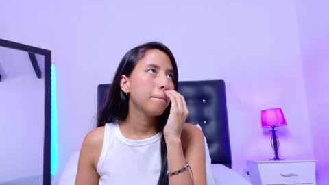 Snapshot of skinny_hottie18 chatting on 11-11-25, 08:20 skinny_hottie18 online show from 11-11-25, 08:20