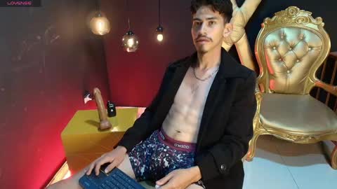 Snapshot of skinny_jean_ chatting on 06-06-26, 04:06 skinny jean online show from 06-06-26, 04:06