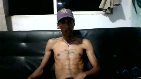 Snapshot of skinny_long_cock chatting on 07-11-26, 08:17 Albert online show from 07-11-26, 08:17