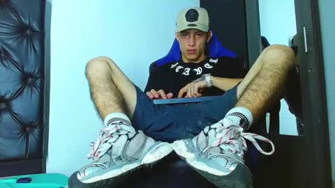 Snapshot of skinny_marked chatting on 12-26-24, 03:06 skinny marked online show from 12-26-24, 03:06