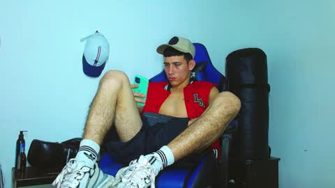 Snapshot of skinny_marked chatting on 01-22-25, 04:23 skinny marked online show from 01-22-25, 04:23