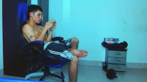 Snapshot of skinny_marked chatting on 02-16-25, 12:52 skinny marked online show from 02-16-25, 12:52