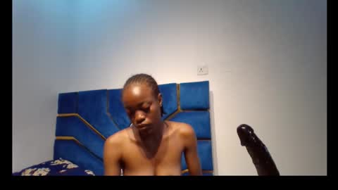 skinnyasssexyboobs online show from 12-22-25, 08:11