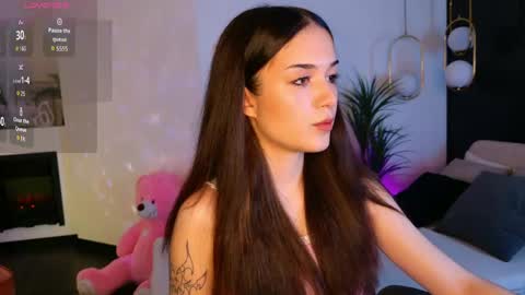 Snapshot of skinnyellie chatting on 05-10-26, 07:30 Ellie online show from 05-10-26, 07:30