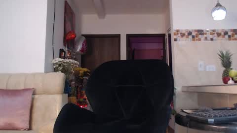 jesica online show from 10-08-25, 08:01