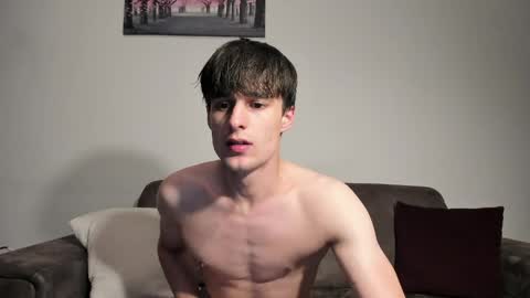 Snapshot of skinnyguywithbigd chatting on 05-05-26, 12:29 skinnyguywithbigd online show from 05-05-26, 12:29