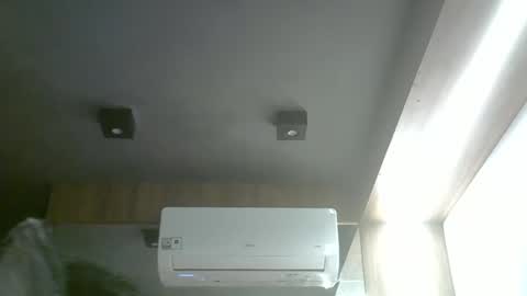 skinnykittencam online show from 05-13-26, 06:49