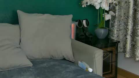 Snapshot of skinnynatty chatting on 06-19-26, 03:55 Natty online show from 06-19-26, 03:55