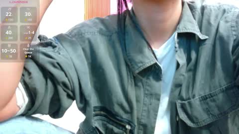 Snapshot of skinnyneighbour_ chatting on 05-26-26, 03:35 Karla online show from 05-26-26, 03:35