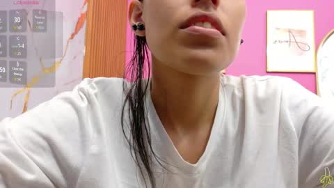 Snapshot of skinnyneighbour_ chatting on 05-28-26, 03:04 Karla online show from 05-28-26, 03:04