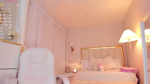 Snapshot of skinoffire__ chatting on 07-02-26, 03:23 Leah online show from 07-02-26, 03:23