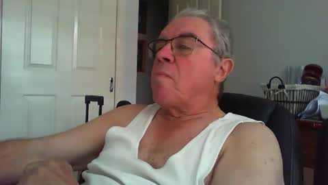 Snapshot of skipper1970 chatting on 04-06-26, 01:25 Skipper1970 online show from 04-06-26, 01:25