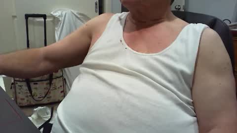 Snapshot of skipper1970 chatting on 05-27-26, 09:17 Skipper1970 online show from 05-27-26, 09:17