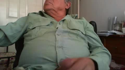 Snapshot of skipper1970 chatting on 07-09-26, 05:44 Skipper1970 online show from 07-09-26, 05:44