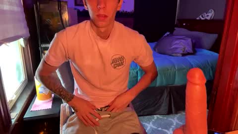 Snapshot of skittles933 chatting on 01-17-25, 02:07 Skittles online show from 01-17-25, 02:07