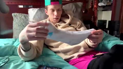 Snapshot of skittles933 chatting on 02-23-25, 08:00 Skittles online show from 02-23-25, 08:00