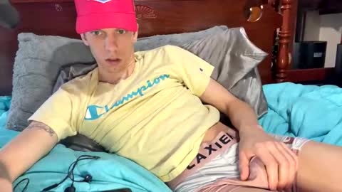 Snapshot of skittles933 chatting on 03-06-25, 12:09 Skittles online show from 03-06-25, 12:09