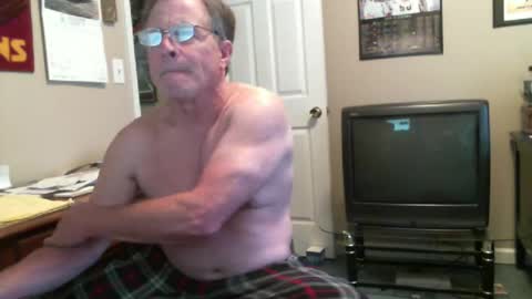 Snapshot of skn1960e chatting on 06-26-26, 03:27 skn1960e online show from 06-26-26, 03:27