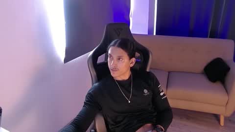 Liam Vokov online show from 03-09-26, 04:33