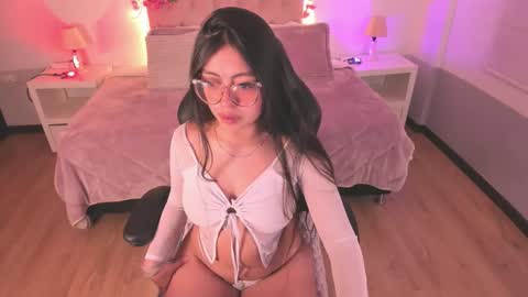 Hanna  online show from 10-12-25, 02:32