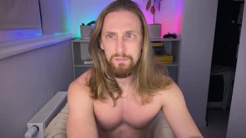 sky_guy25 online show from 11-02-25, 09:28