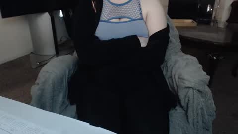 SKYLE   online show from 10-24-25, 11:01