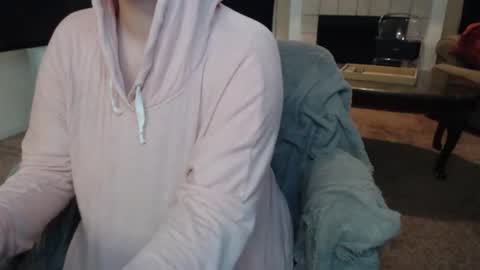 Snapshot of skyblu1 chatting on 01-16-26, 07:40 SKYLE online show from 01-16-26, 07:40