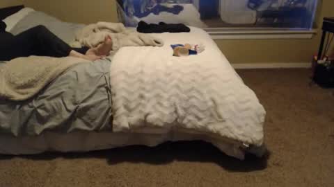 Snapshot of skyblu1 chatting on 02-04-26, 12:05 SKYLE online show from 02-04-26, 12:05