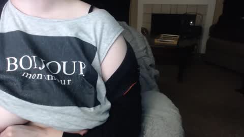 Snapshot of skyblu1 chatting on 03-05-26, 05:14 SKYLE online show from 03-05-26, 05:14